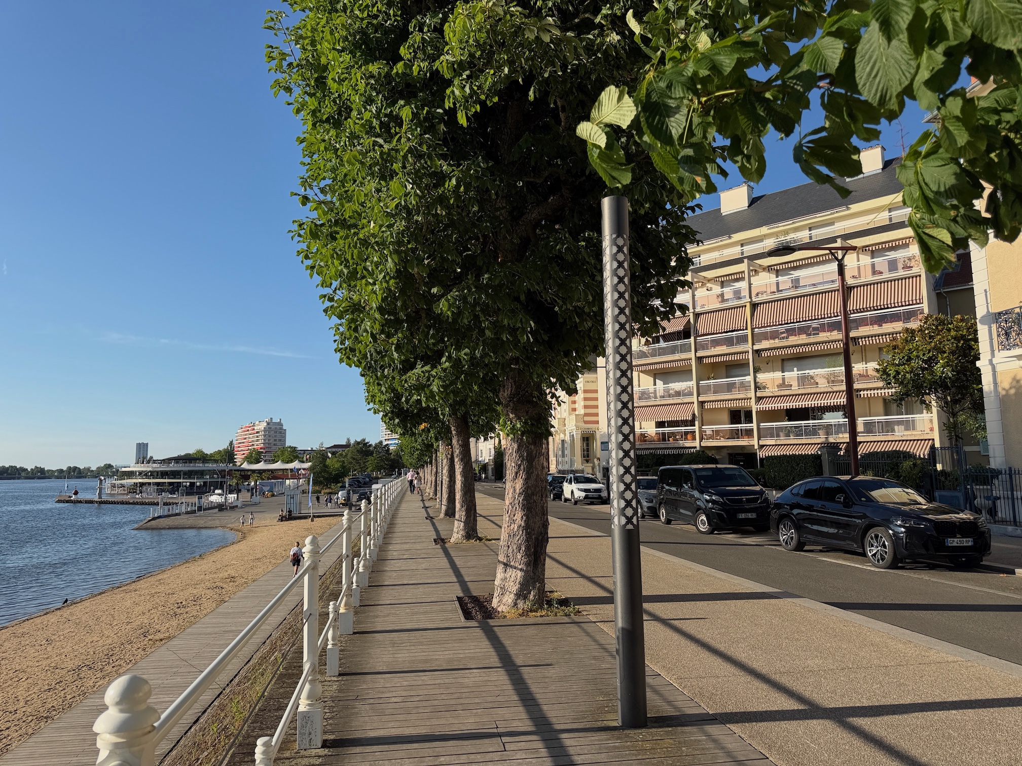 Appartement 3 chambres avec terrasse sur Lac, Golf et Hippodrome + garage